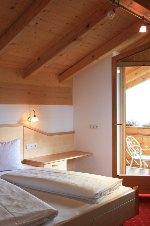 Bed & Breakfast Untermuellerhof Maranza Room photo