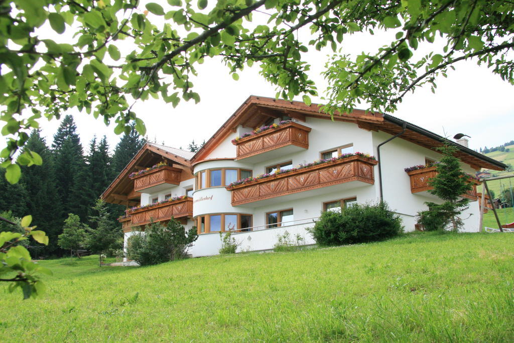 Bed & Breakfast Untermuellerhof Maranza Exterior photo